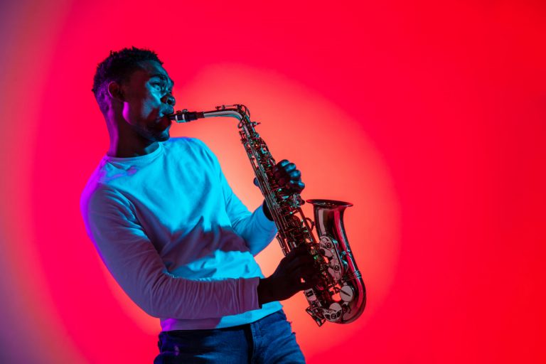 5 Common Mistakes Beginner Saxophonists Make — and How to Fix Them